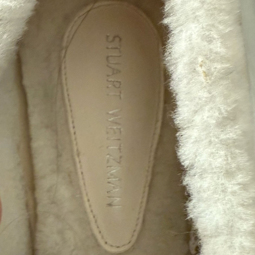 NWOB Stuart Weitzman Ivory Leather and Fur Loafer. Size 9 - Picture 9 of 13